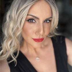 Αφροδίτη Κραβάρη